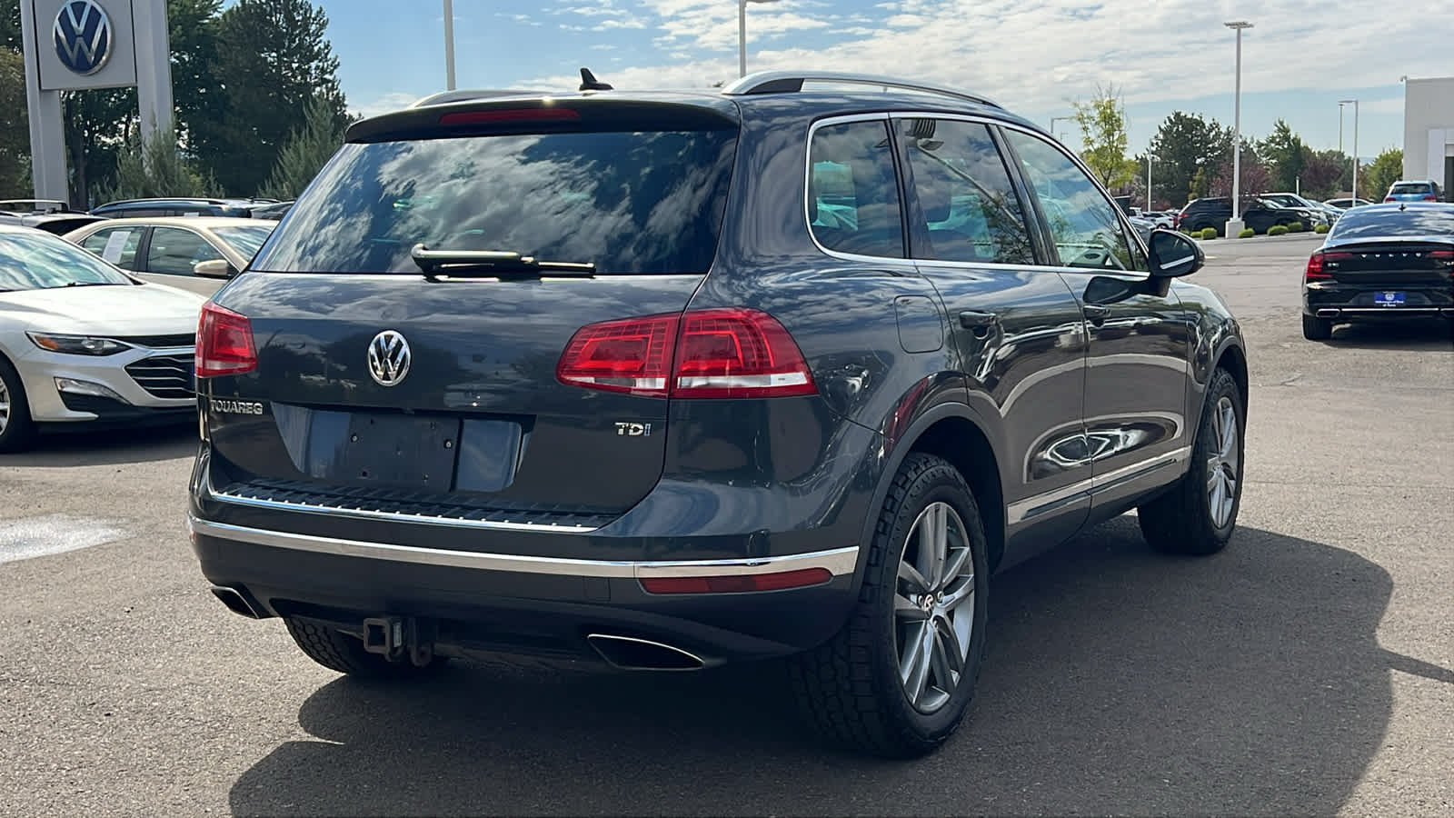 Thumbnail: 2016 Volkswagen Touareg - 5