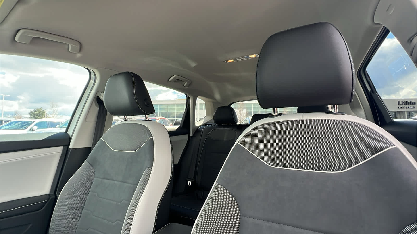 Thumbnail: 2025 Volkswagen Taos - 11