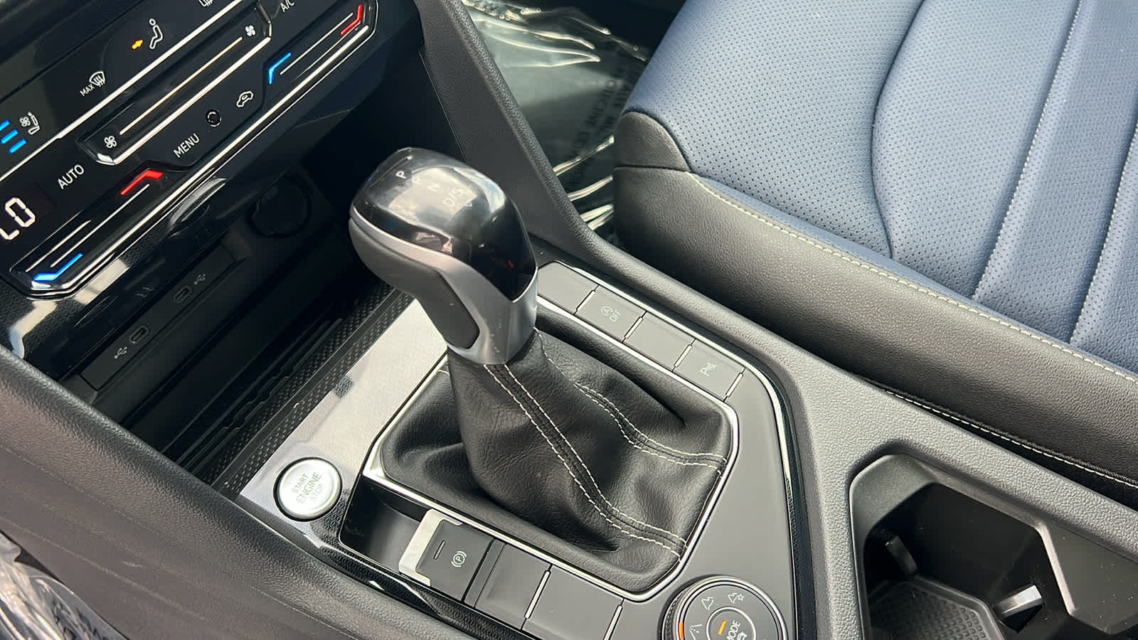 Thumbnail: 2025 Volkswagen Taos - 13