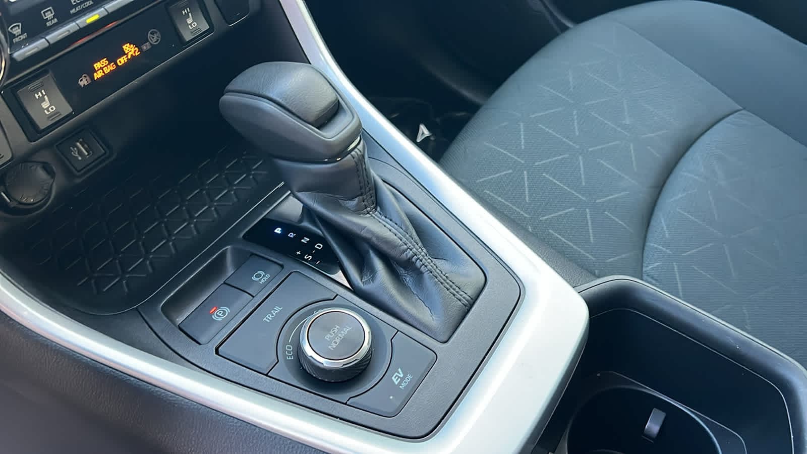 Thumbnail: 2024 Toyota RAV4 - 13