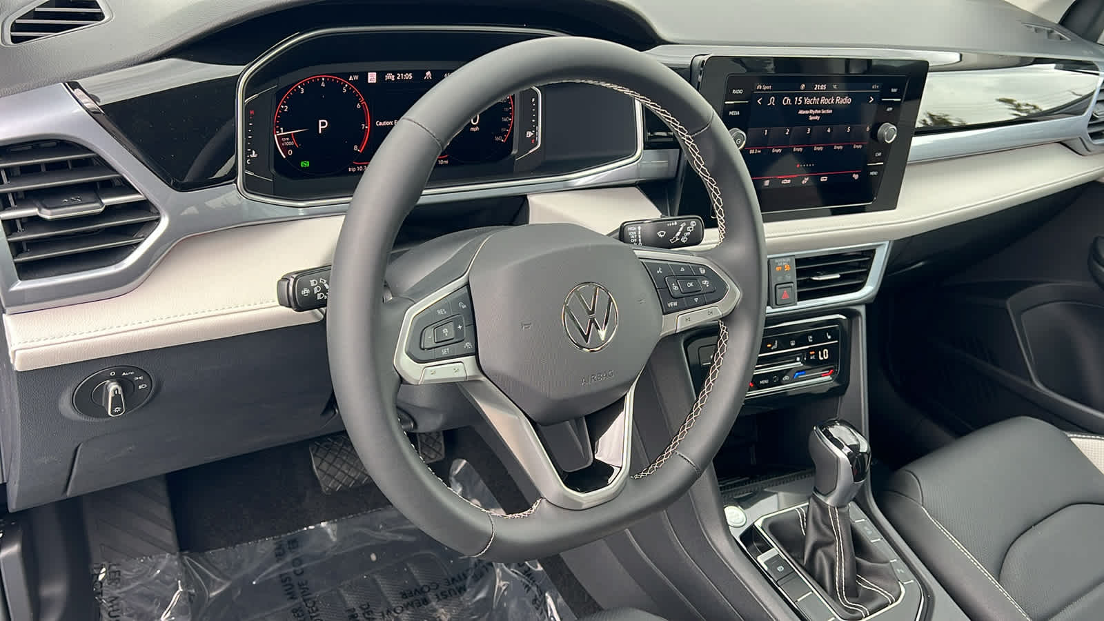 Thumbnail: 2025 Volkswagen Taos - 10