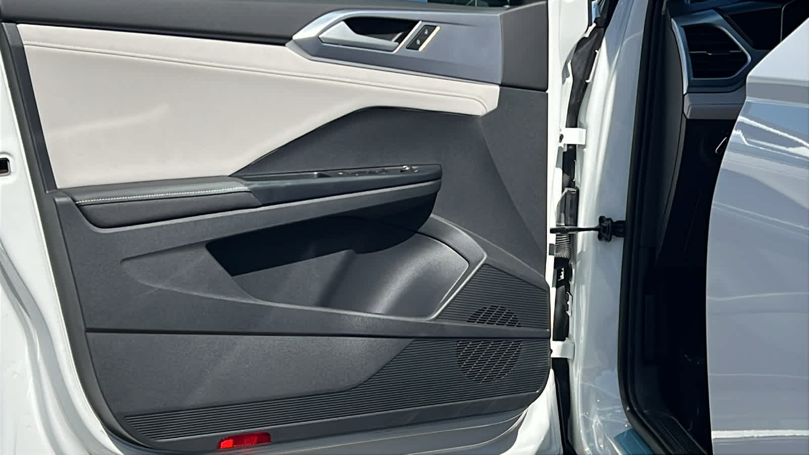 Thumbnail: 2025 Volkswagen Taos - 23