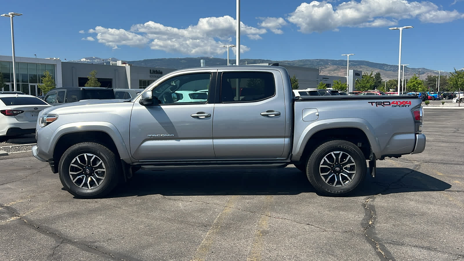 Thumbnail: 2021 Toyota Tacoma - 8
