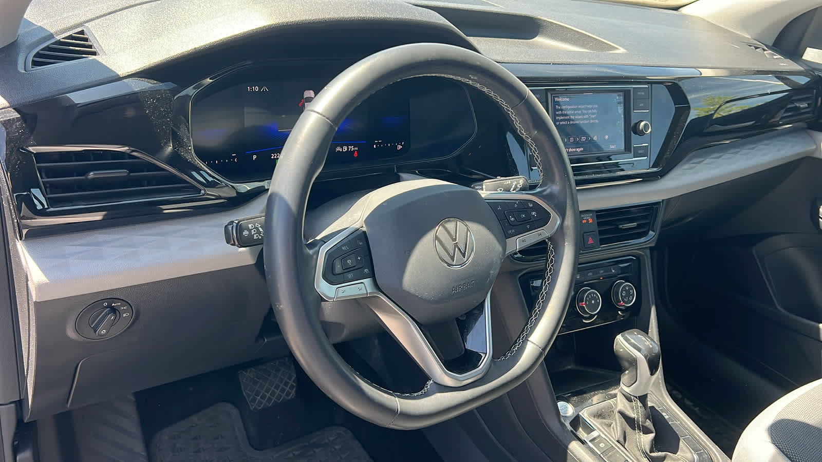 Thumbnail: 2024 Volkswagen Taos - 10