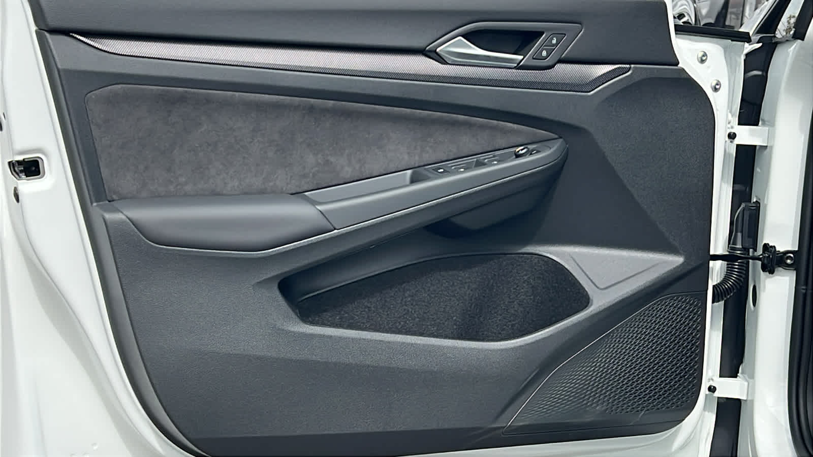 Thumbnail: 2025 Volkswagen Golf - 23