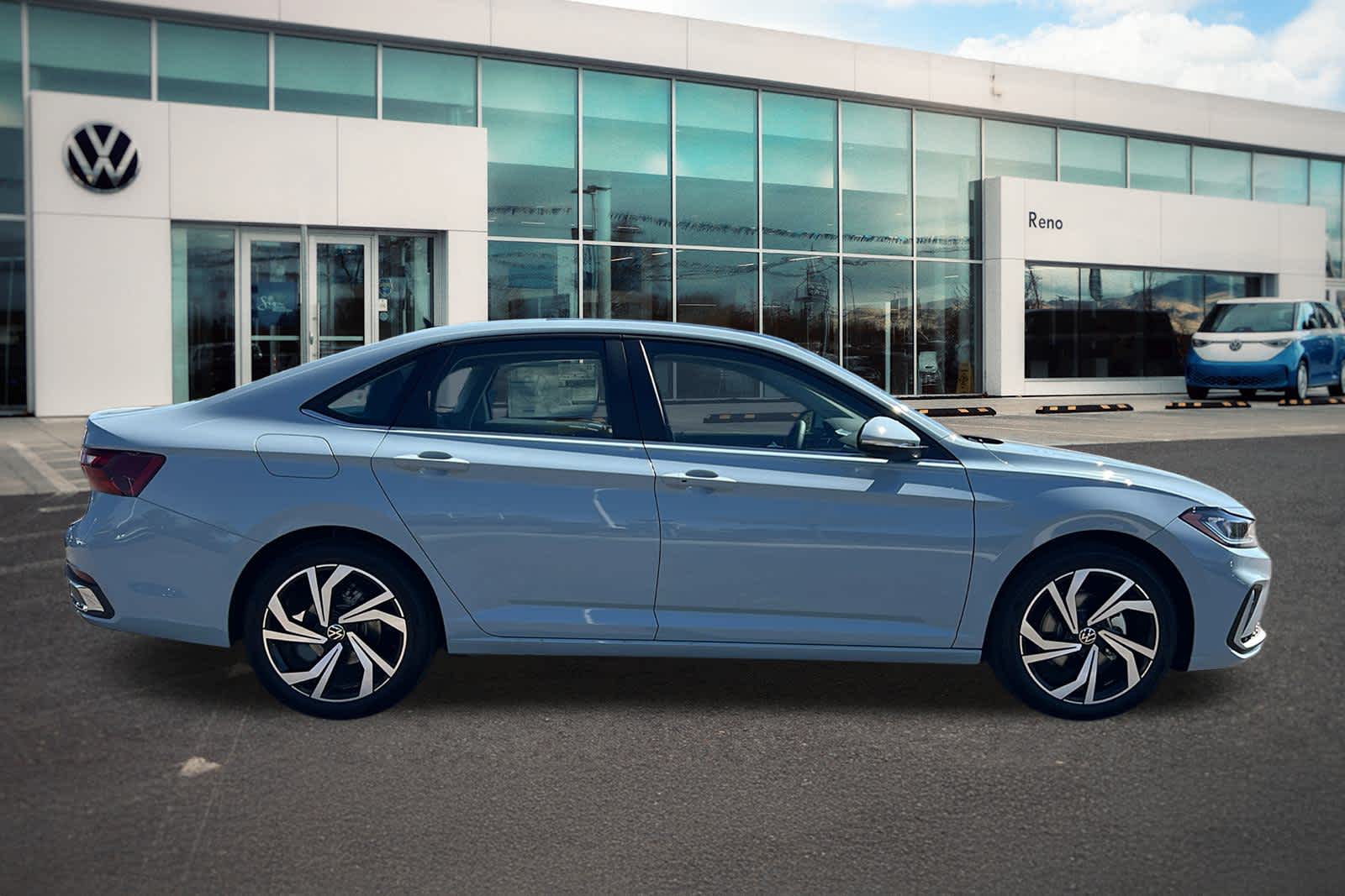 Thumbnail: 2025 Volkswagen Jetta - 4