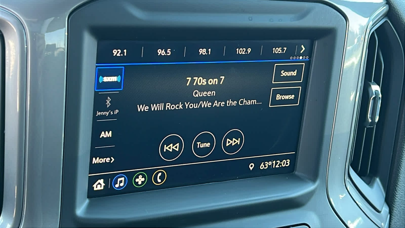 Thumbnail: 2020 Chevrolet Silverado 1500 - 15