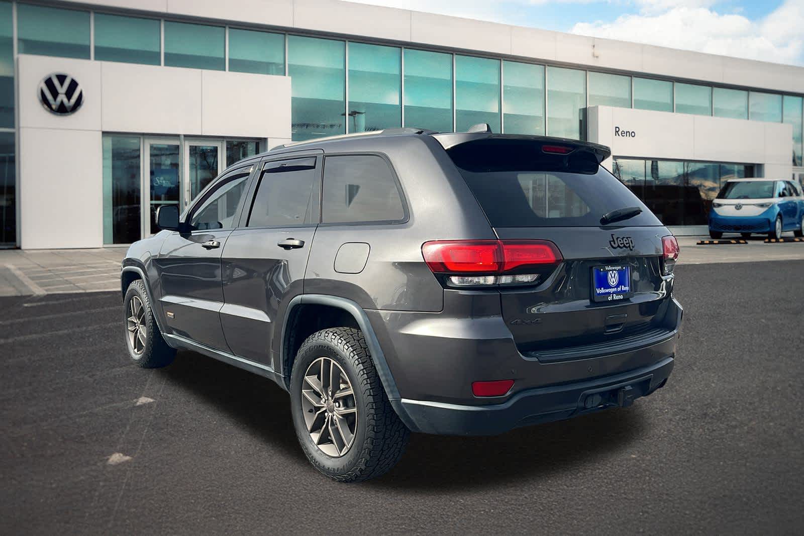 Thumbnail: 2017 Jeep Grand Cherokee - 7