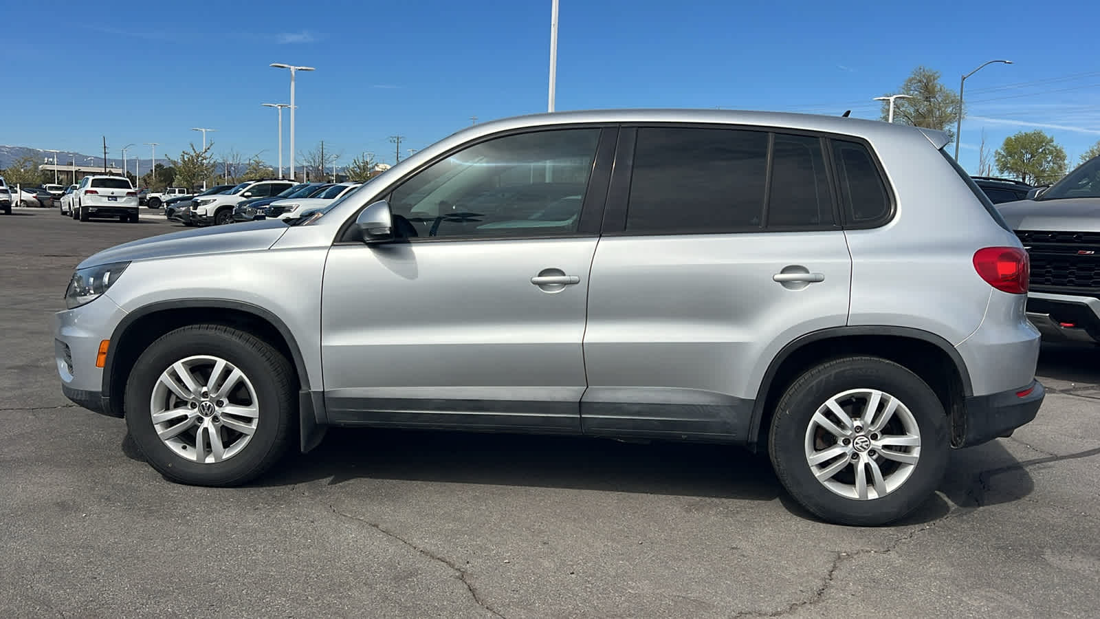 Thumbnail: 2013 Volkswagen Tiguan - 8