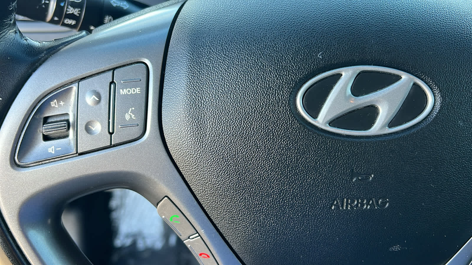 Thumbnail: 2015 Hyundai Tucson - 19