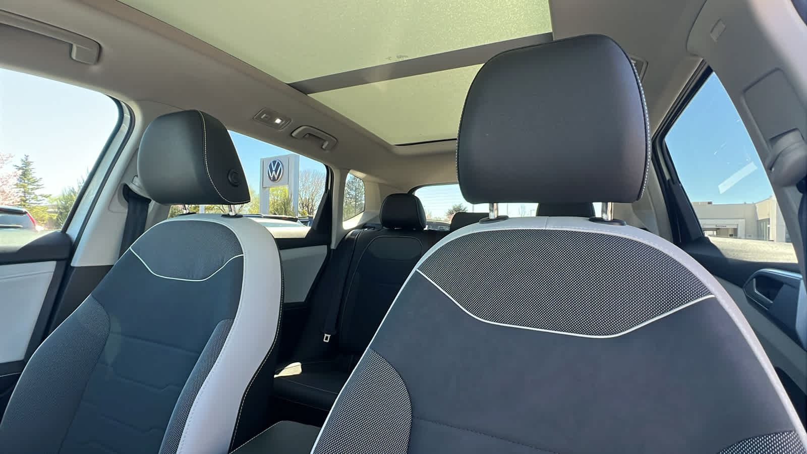 Thumbnail: 2025 Volkswagen Taos - 11