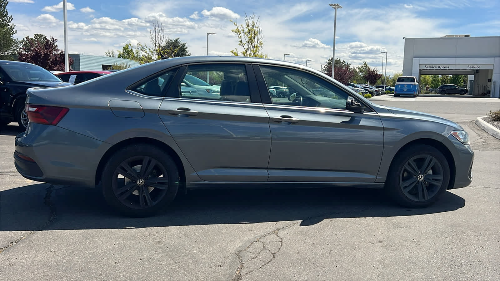 Thumbnail: 2022 Volkswagen Jetta - 4