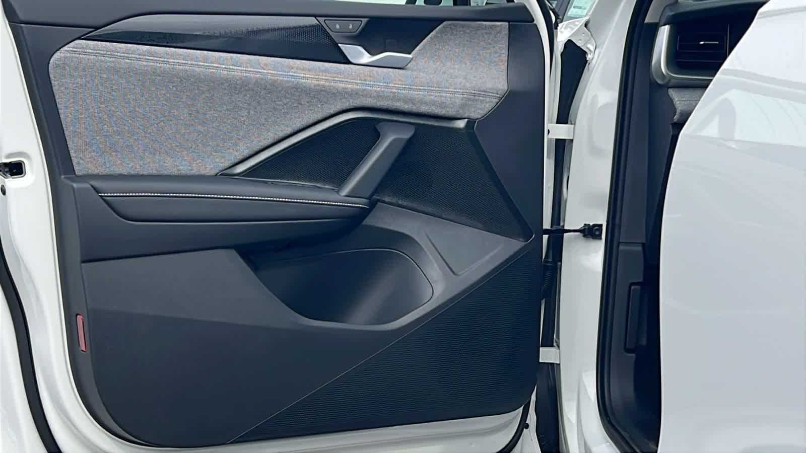 Thumbnail: 2026 Volkswagen Tiguan - 23