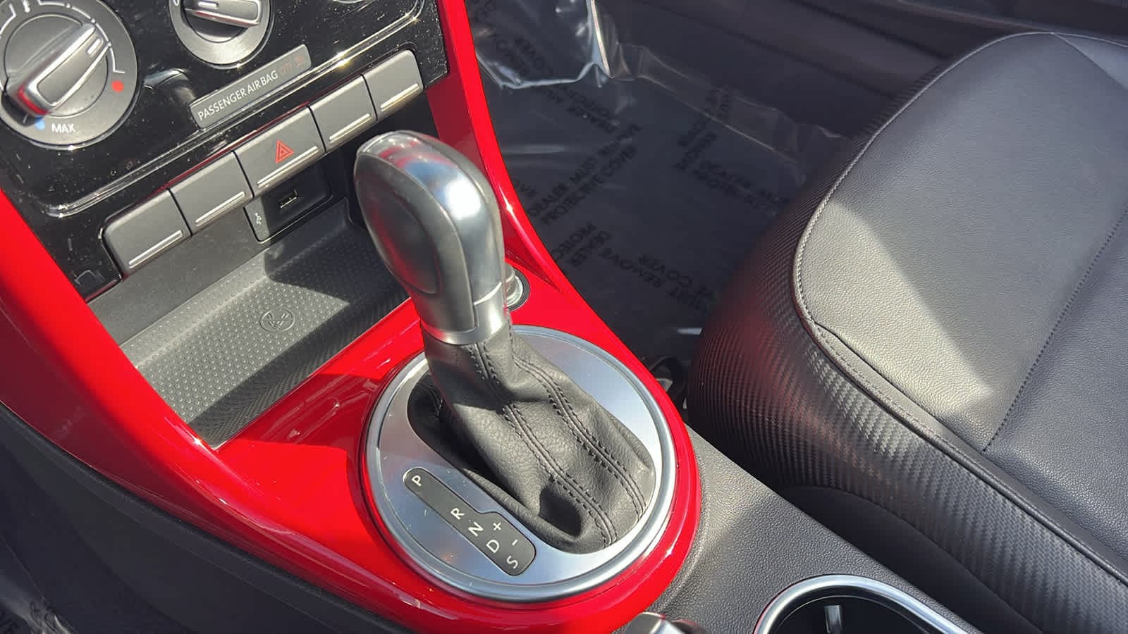 Thumbnail: 2019 Volkswagen Beetle - 13