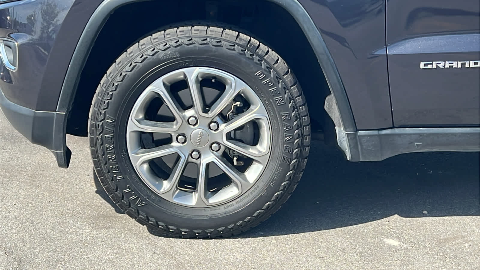 Thumbnail: 2015 Jeep Grand Cherokee - 9