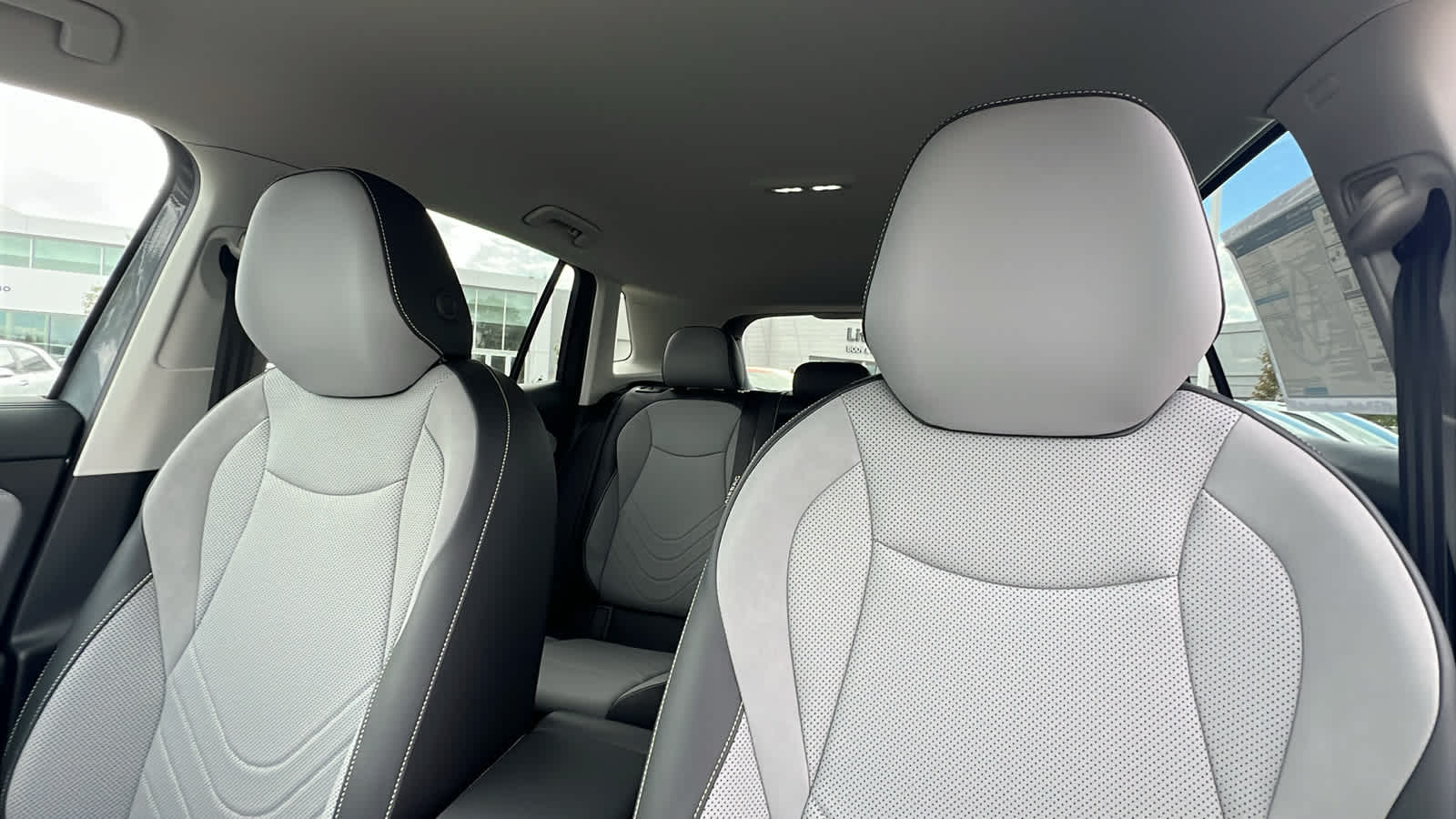 Thumbnail: 2025 Volkswagen Tiguan - 11