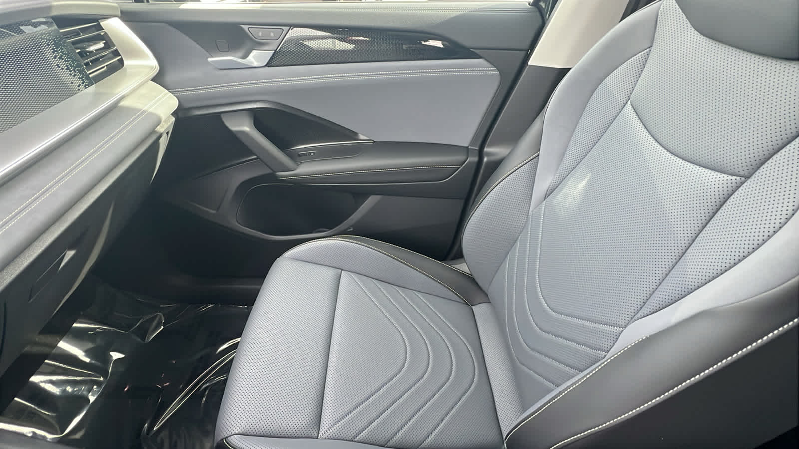 Thumbnail: 2026 Volkswagen Tiguan - 12