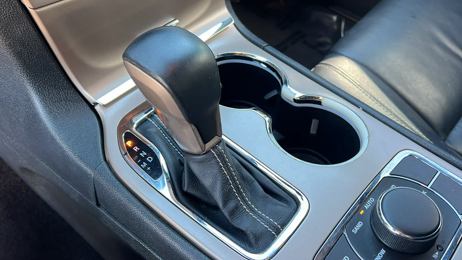 Thumbnail: 2016 Jeep Grand Cherokee - 13