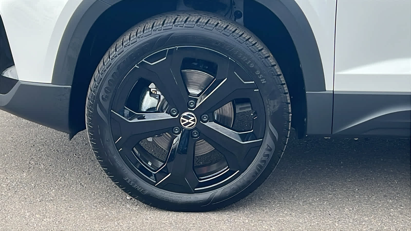 Thumbnail: 2025 Volkswagen Taos - 9