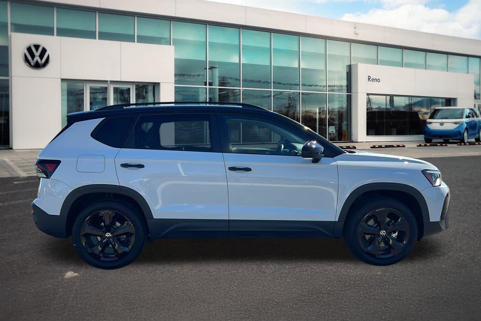 2025 Volkswagen Taos SE photo 4