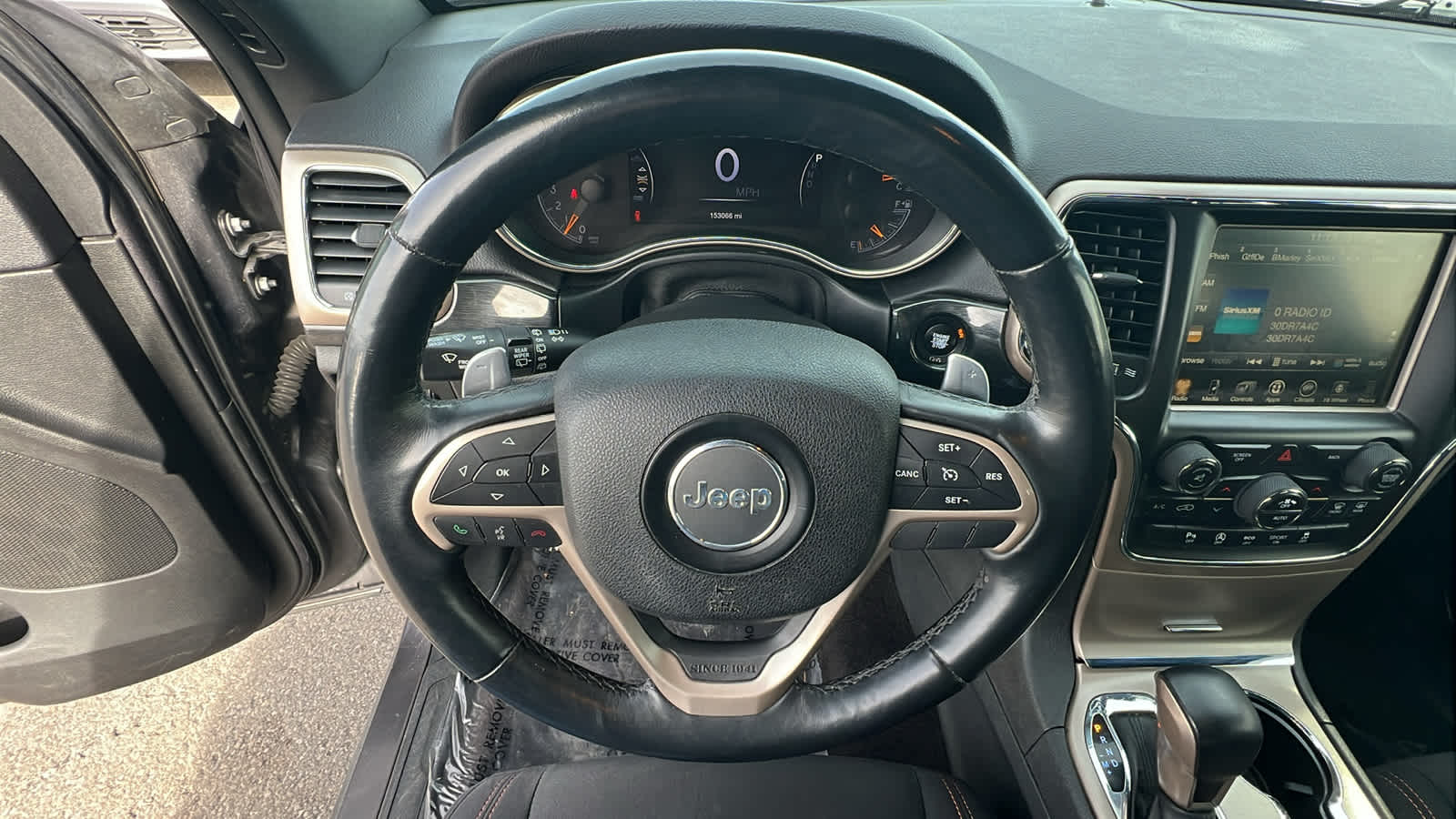 Thumbnail: 2017 Jeep Grand Cherokee - 18