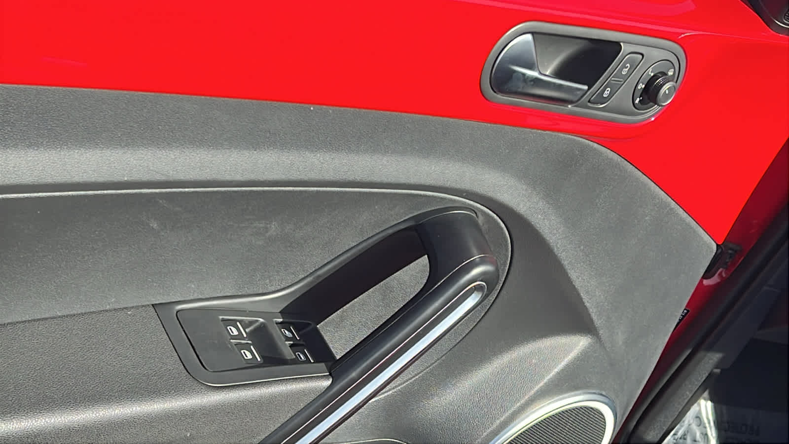 Thumbnail: 2019 Volkswagen Beetle - 22