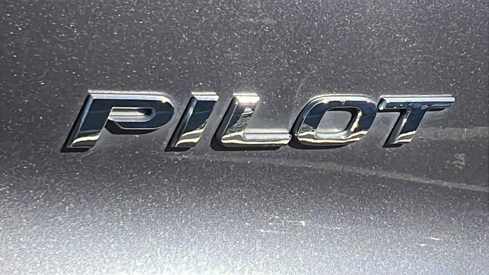 Thumbnail: 2017 Honda Pilot - 28