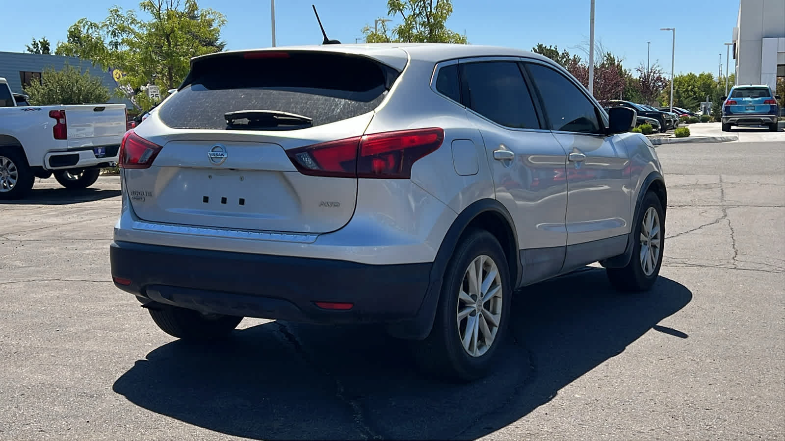 Thumbnail: 2017 Nissan Rogue Sport - 5