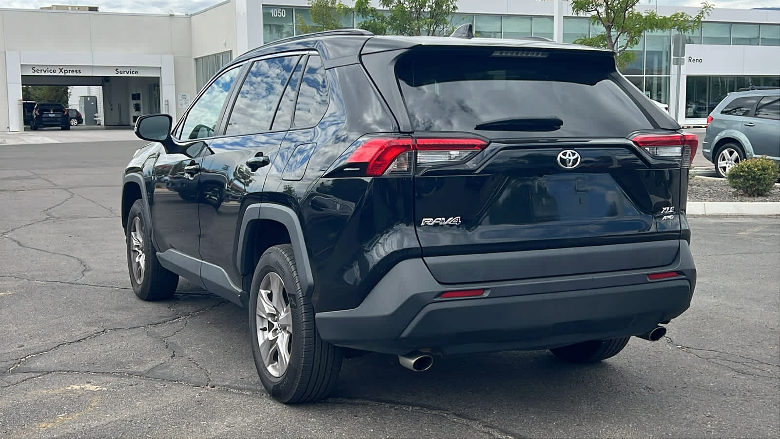 Thumbnail: 2022 Toyota RAV4 - 7