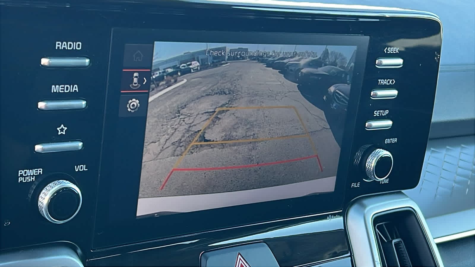 Thumbnail: 2022 Kia Sorento - 16