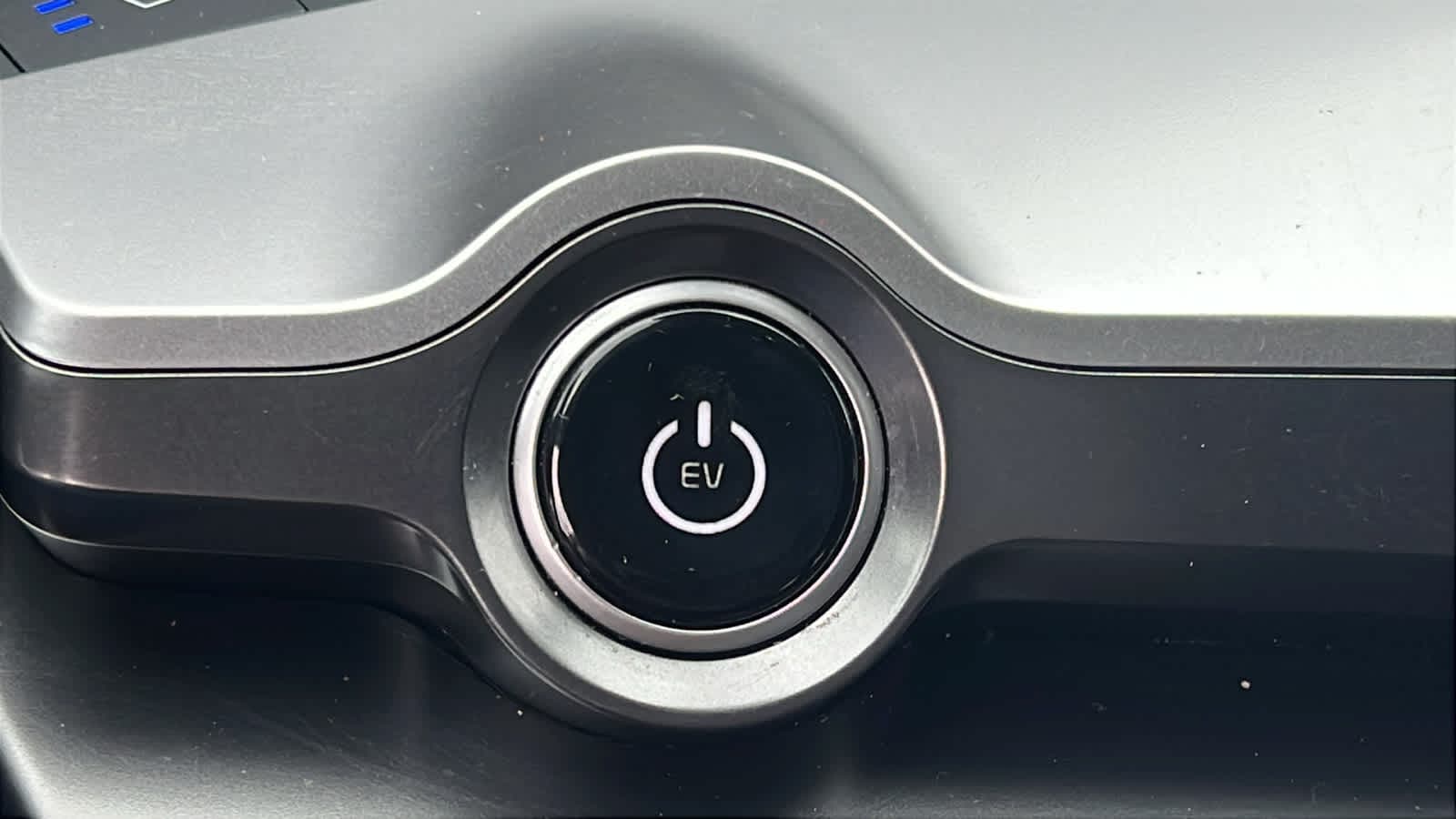 Thumbnail: 2022 Kia EV6 - 17