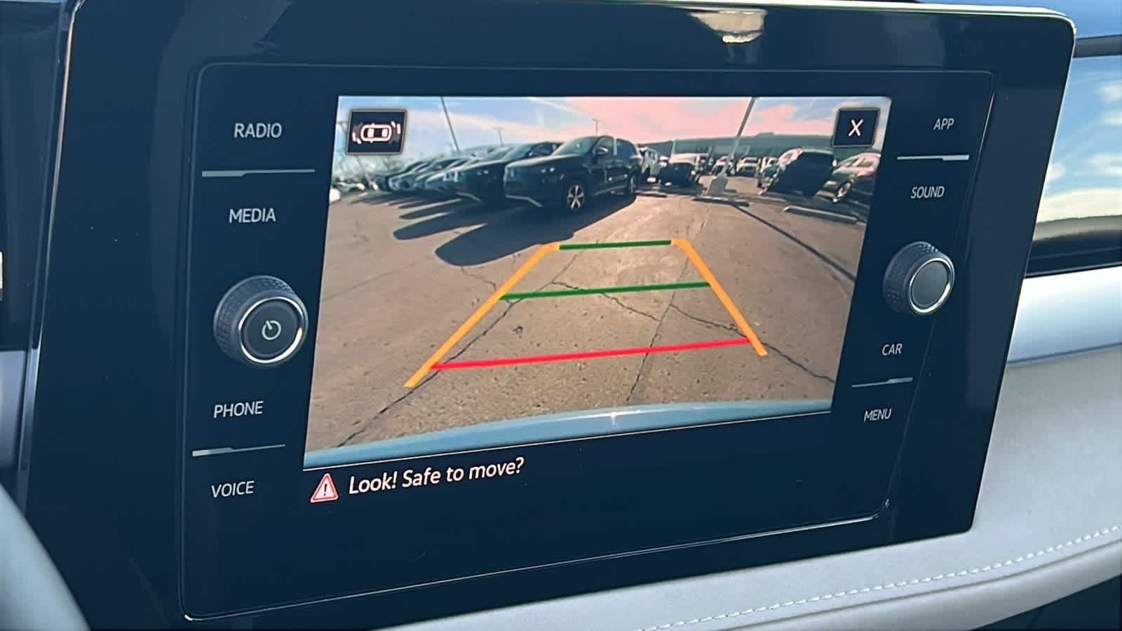 Thumbnail: 2025 Volkswagen Taos - 16