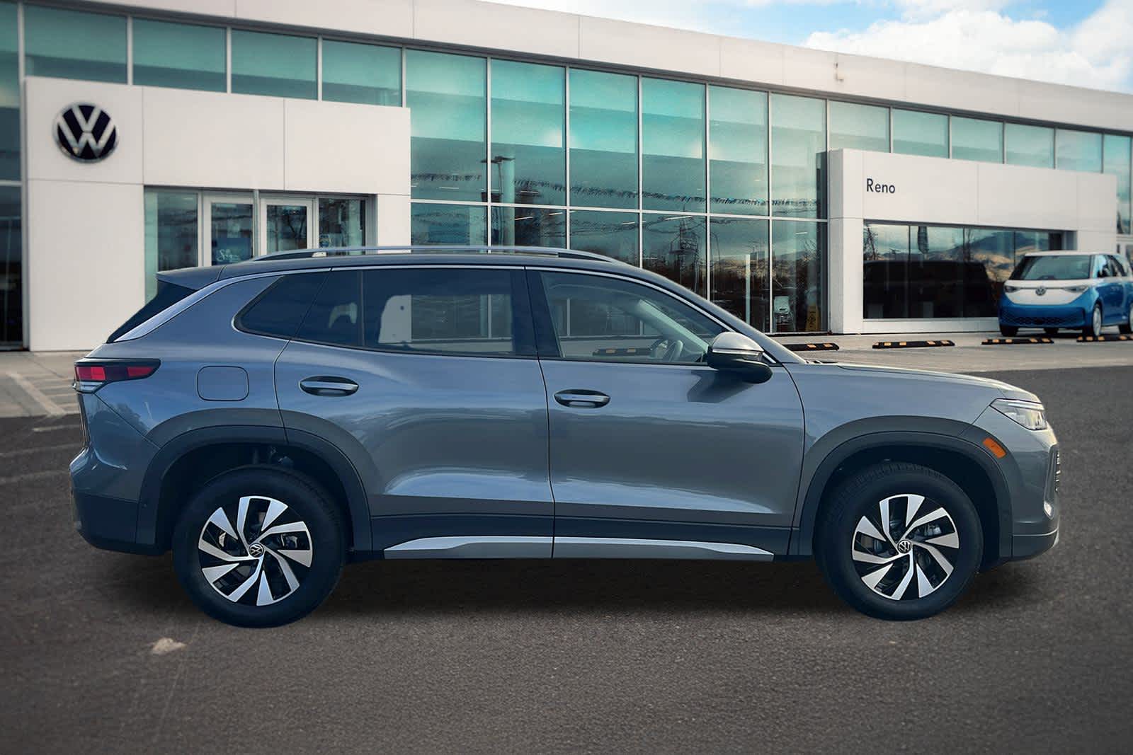 Thumbnail: 2026 Volkswagen Tiguan - 4