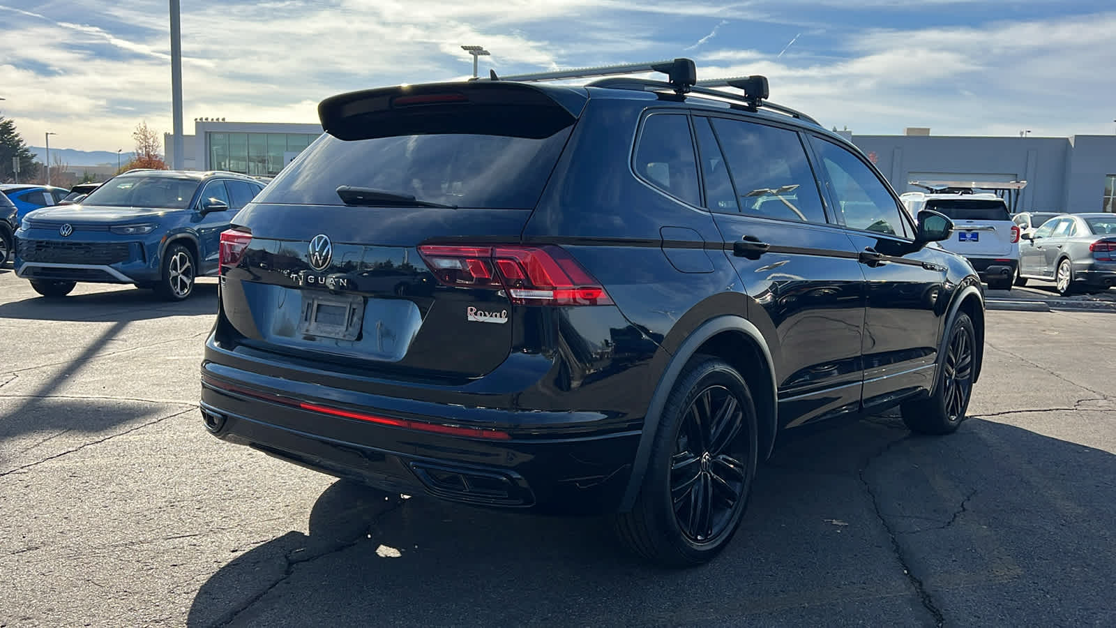 Thumbnail: 2022 Volkswagen Tiguan - 5