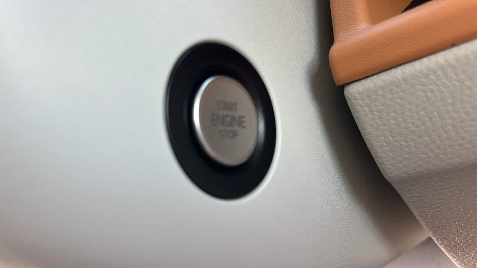 Thumbnail: 2025 Volkswagen ID.Buzz - 17