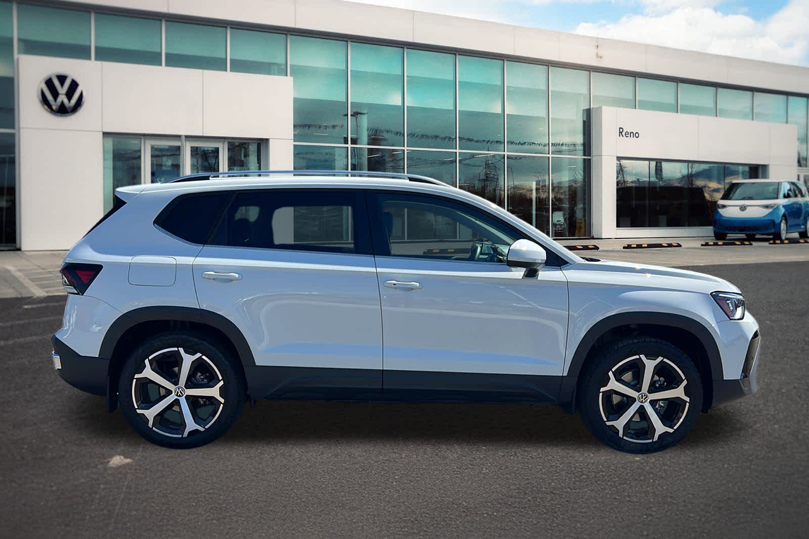 Thumbnail: 2025 Volkswagen Taos - 4