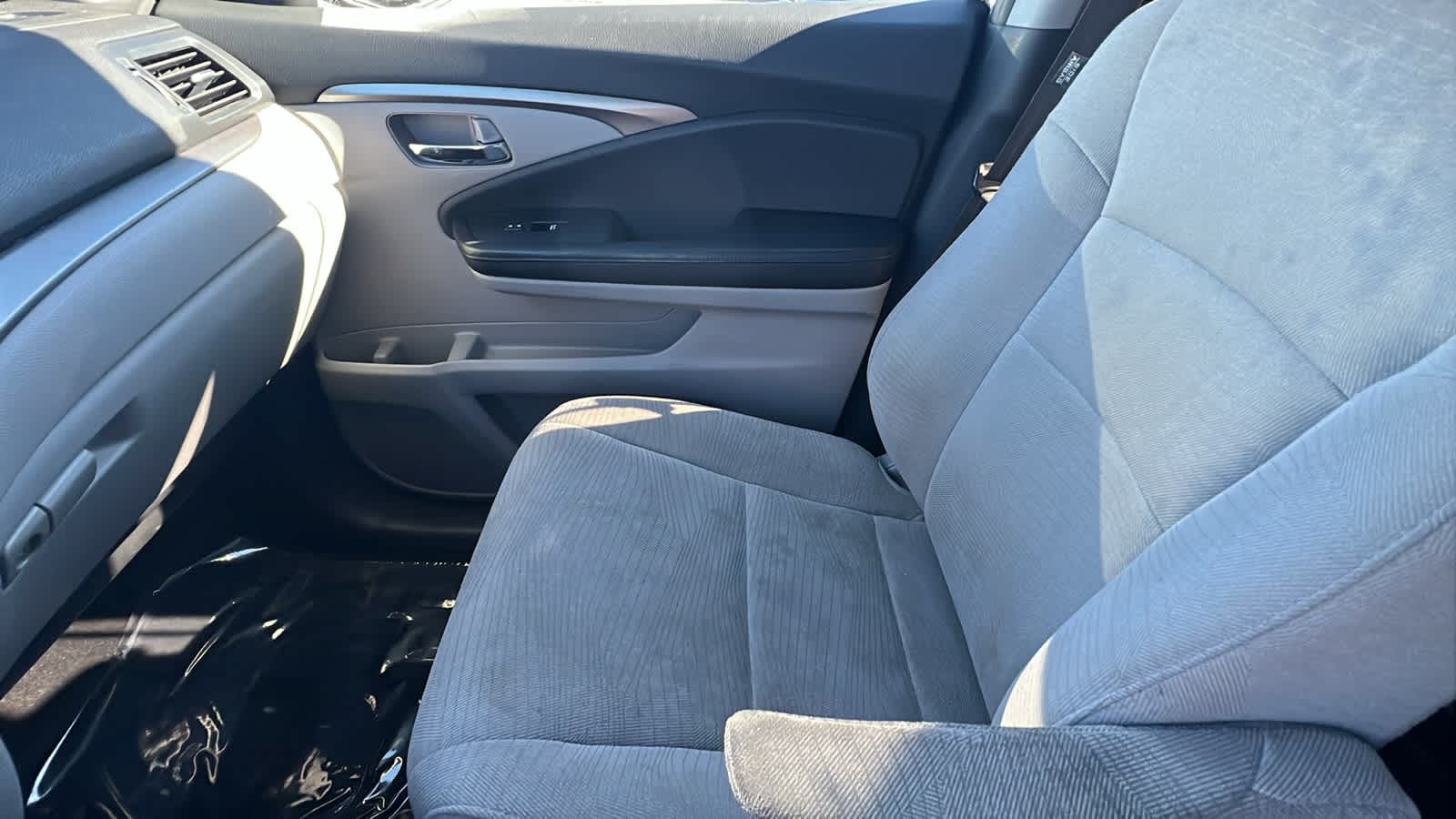 Thumbnail: 2017 Honda Pilot - 12