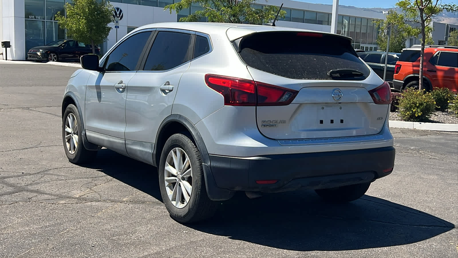 Thumbnail: 2017 Nissan Rogue Sport - 7