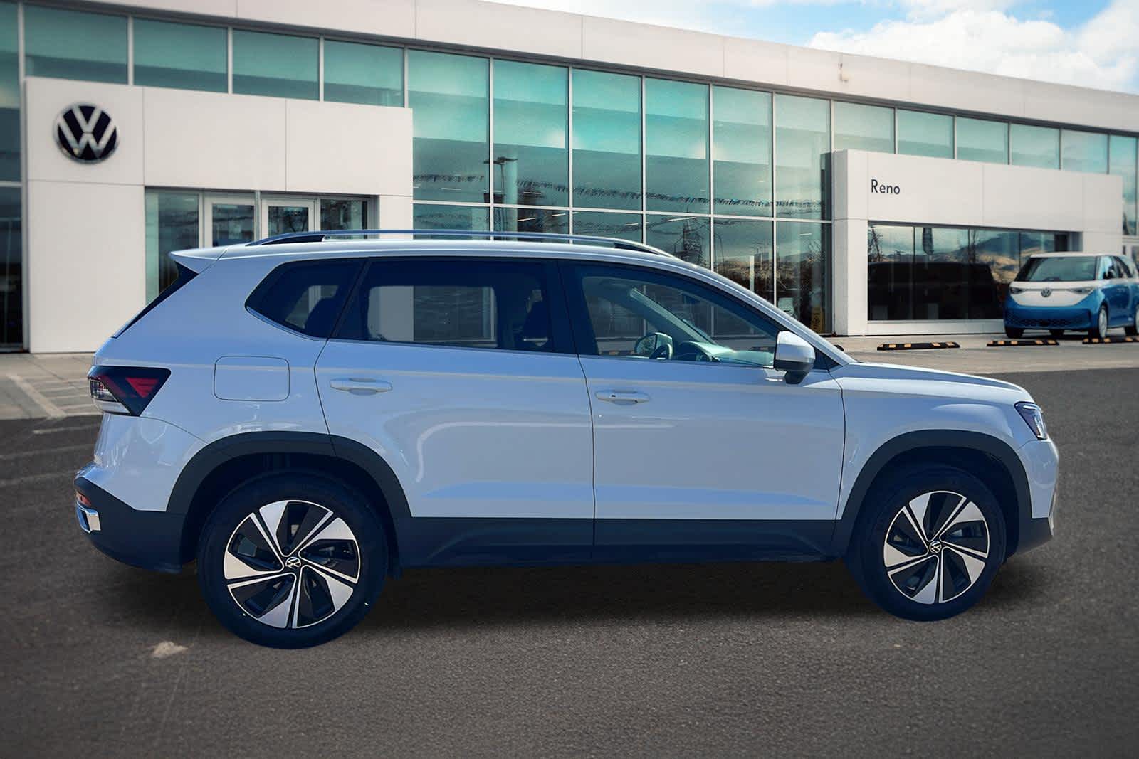 Thumbnail: 2025 Volkswagen Taos - 4