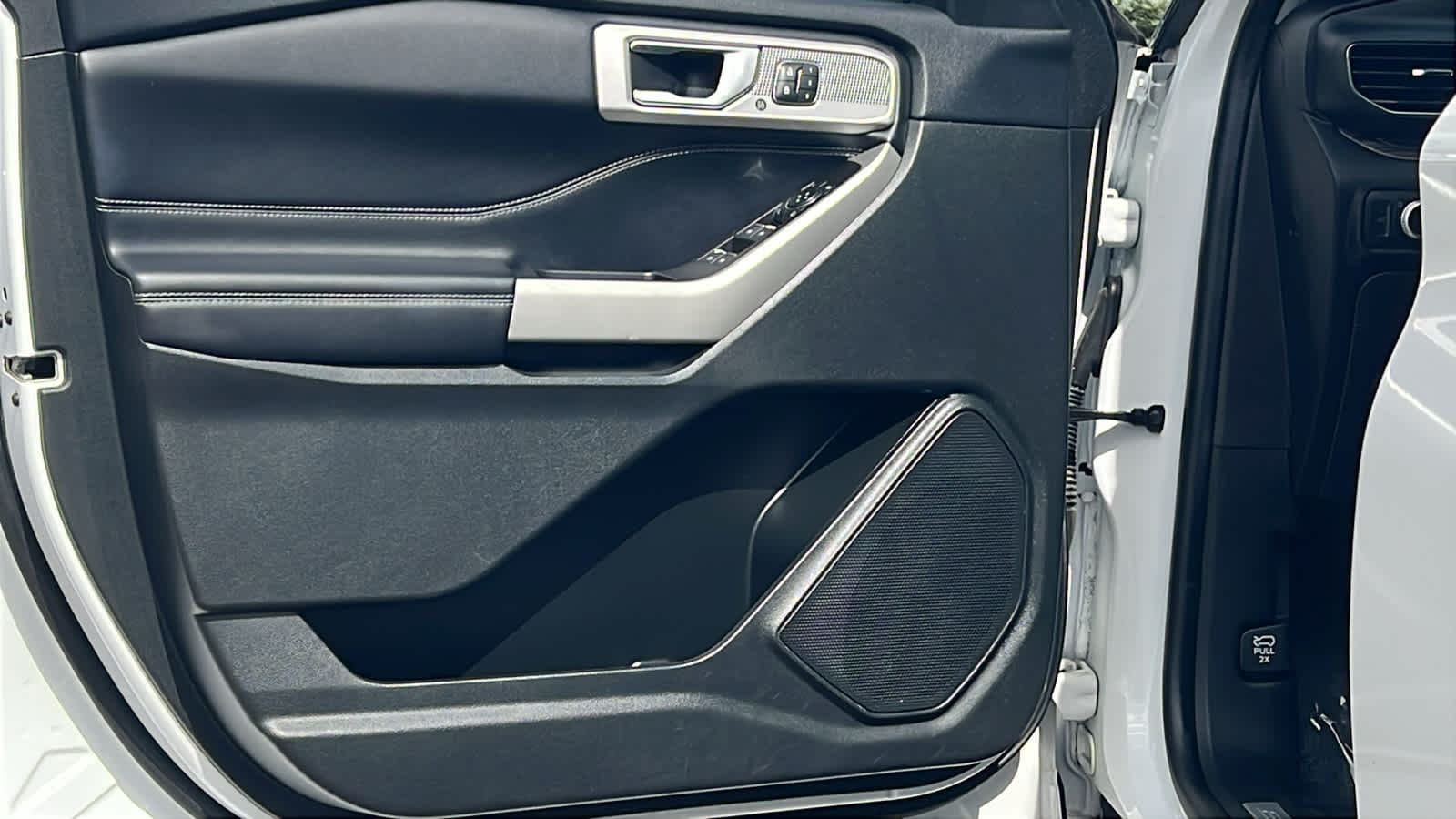 Thumbnail: 2022 Ford Explorer - 23