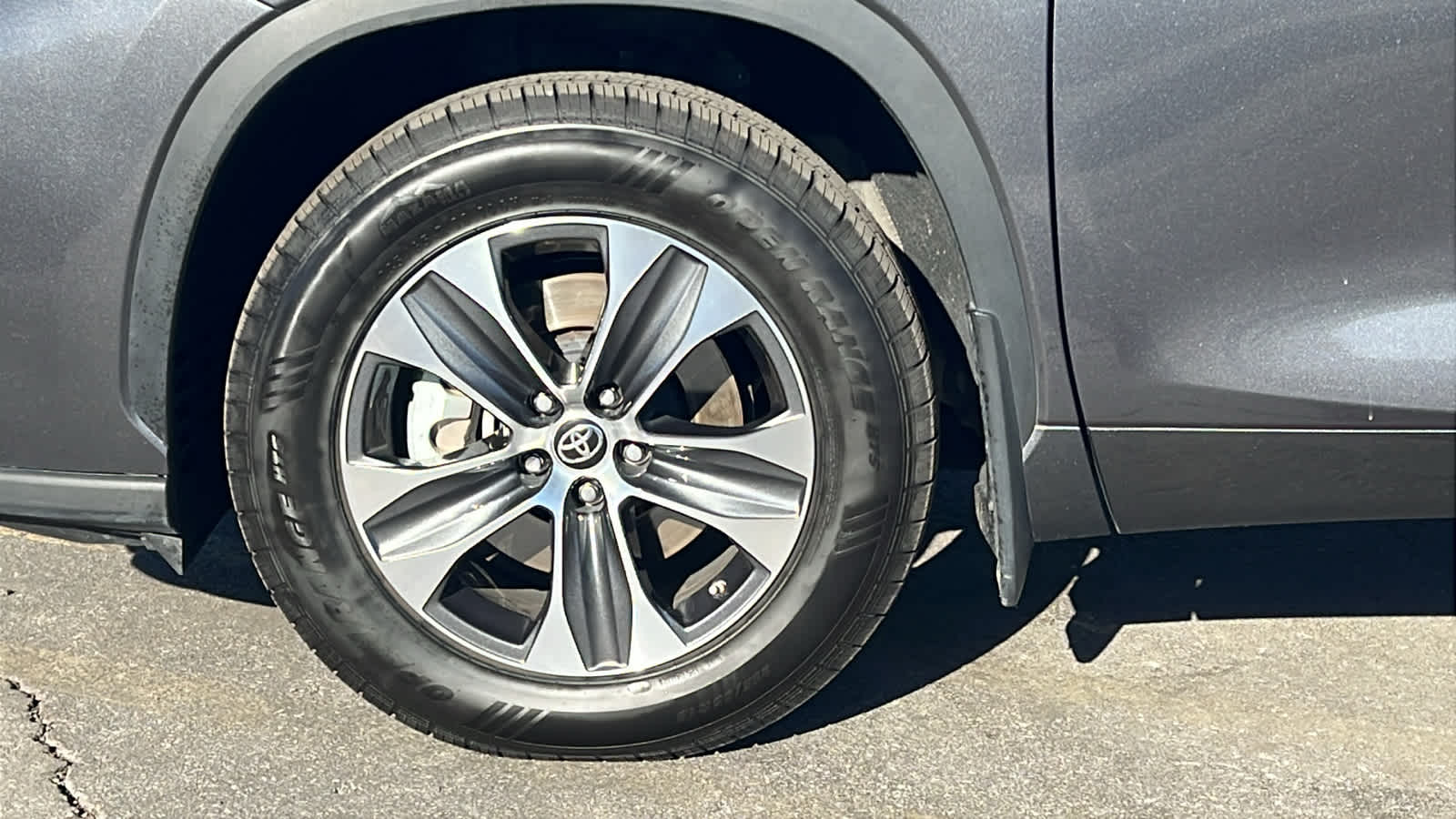 Thumbnail: 2024 Toyota Highlander - 9