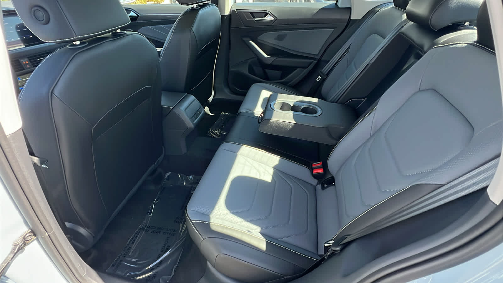 Thumbnail: 2025 Volkswagen Jetta - 24