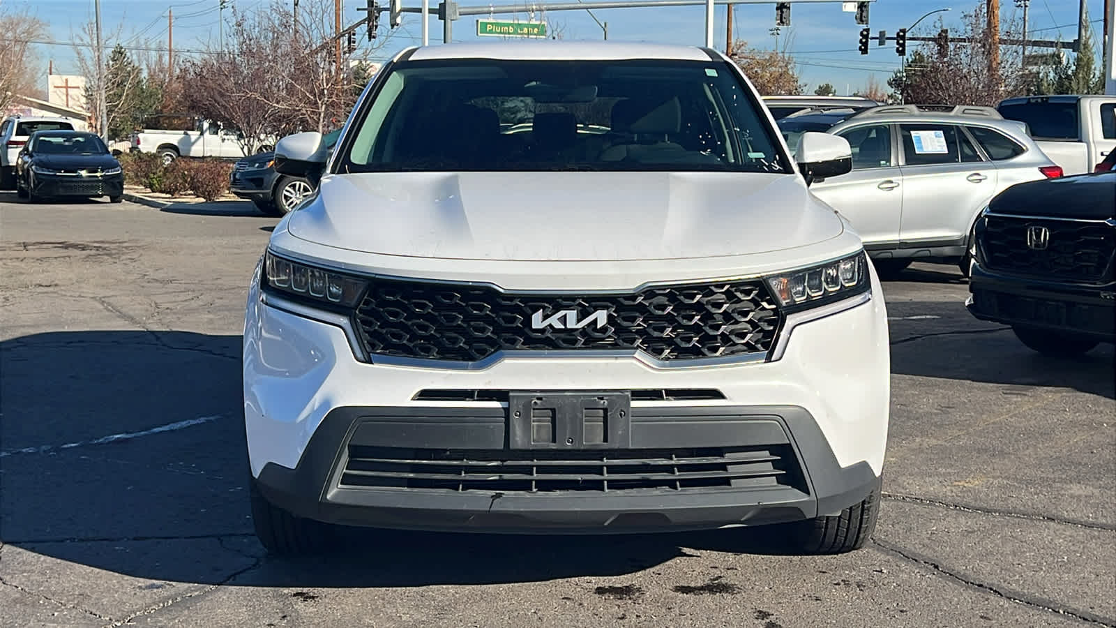 2022 Kia Sorento LX photo 2