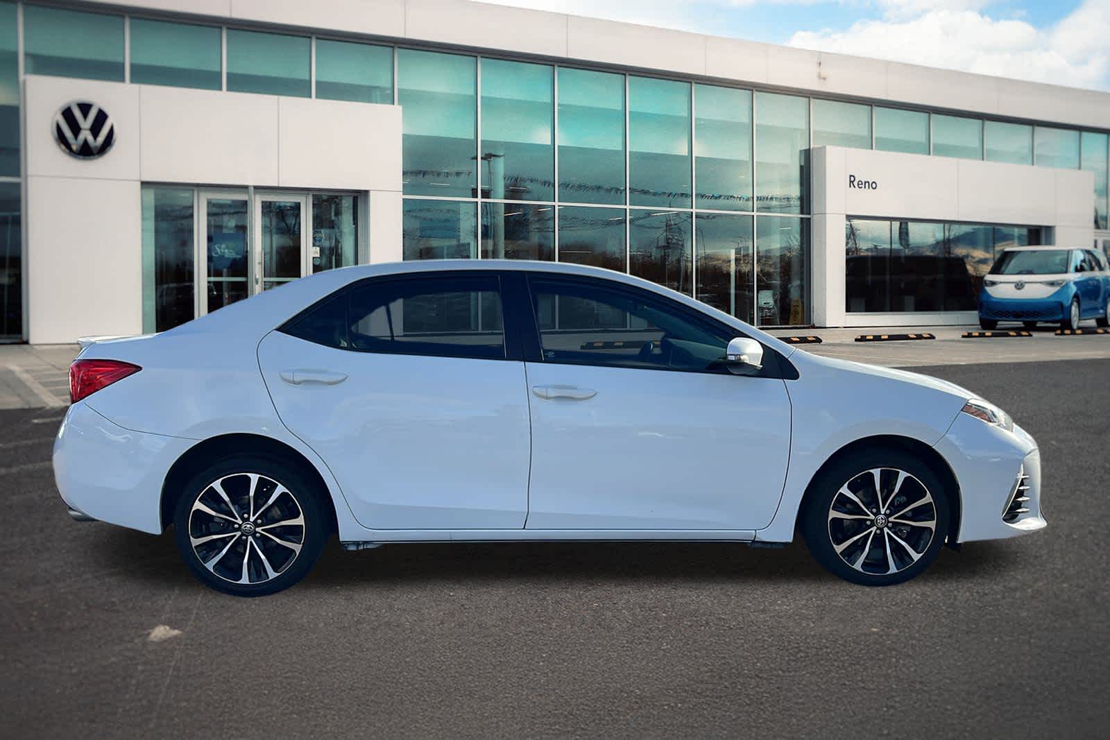 Thumbnail: 2017 Toyota Corolla - 4