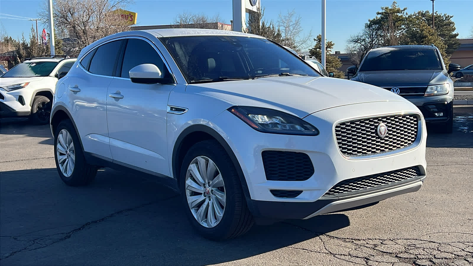 Thumbnail: 2018 Jaguar E-Pace - 3
