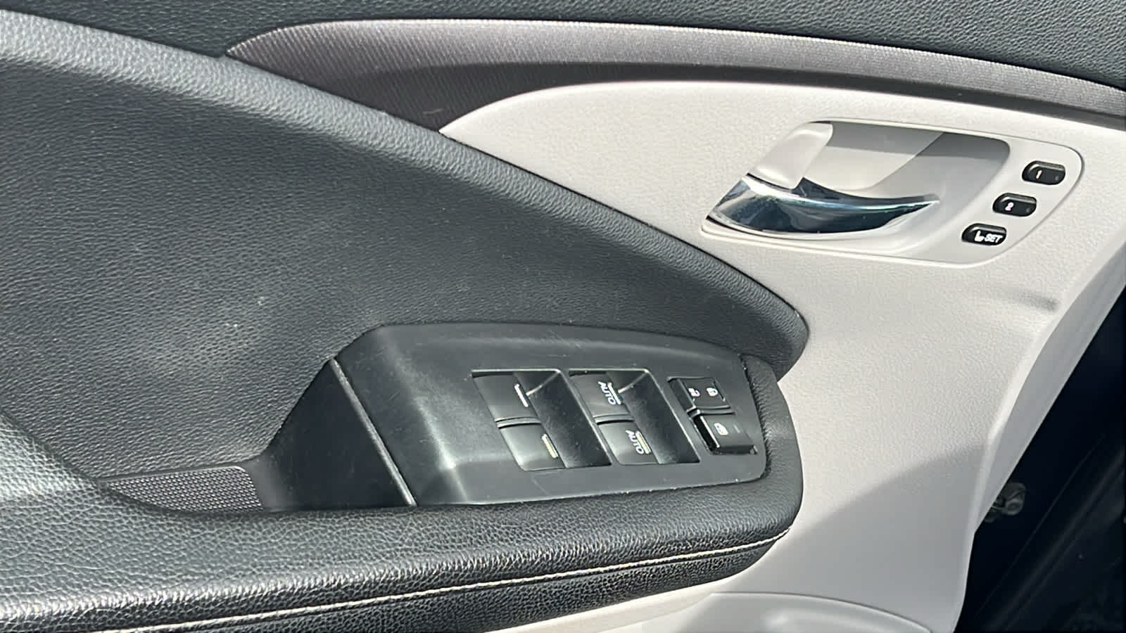 Thumbnail: 2022 Honda Ridgeline - 22