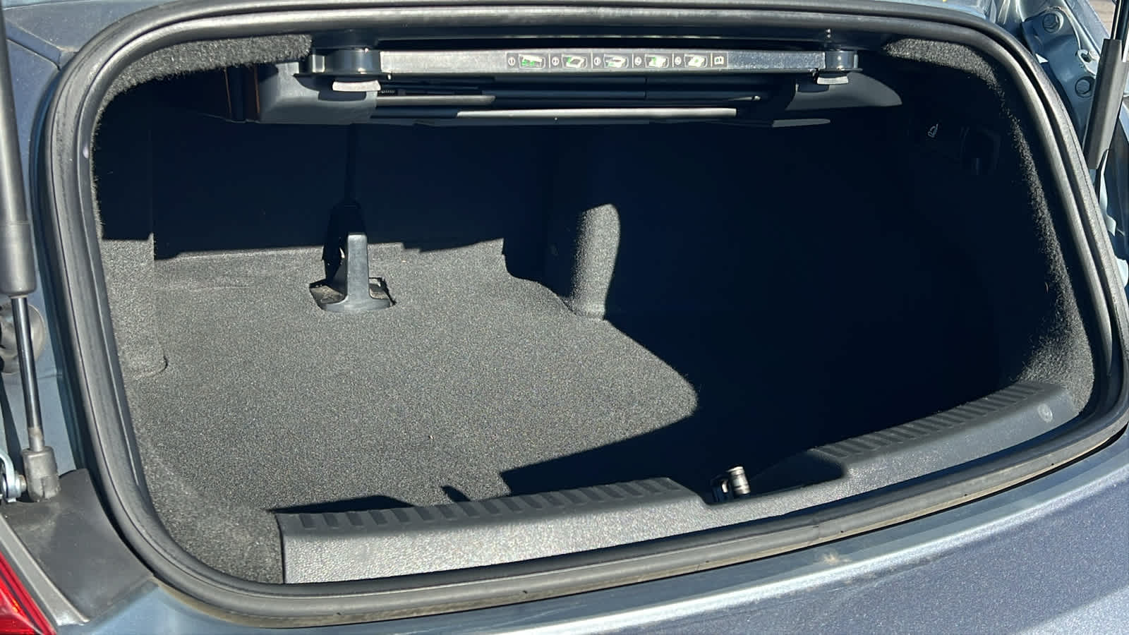 Thumbnail: 2016 Volkswagen Beetle - 24