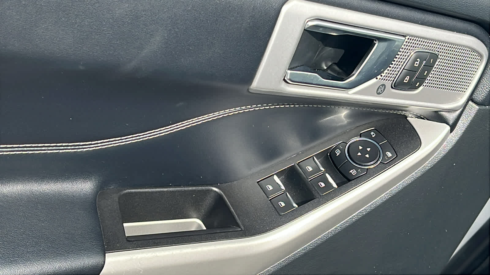 Thumbnail: 2022 Ford Explorer - 22