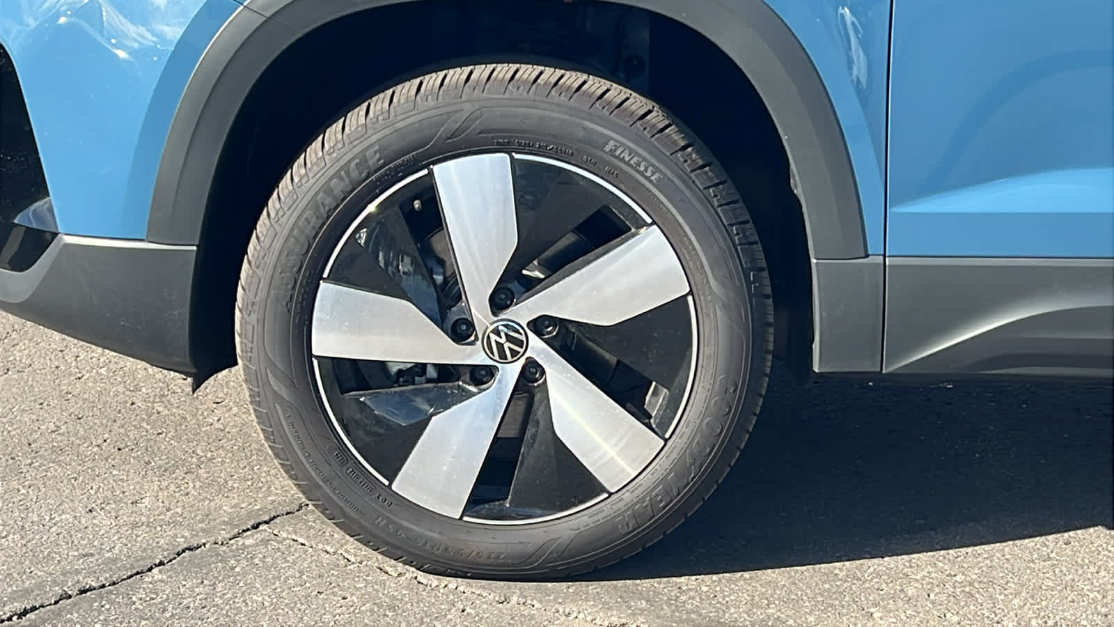 Thumbnail: 2025 Volkswagen Taos - 9