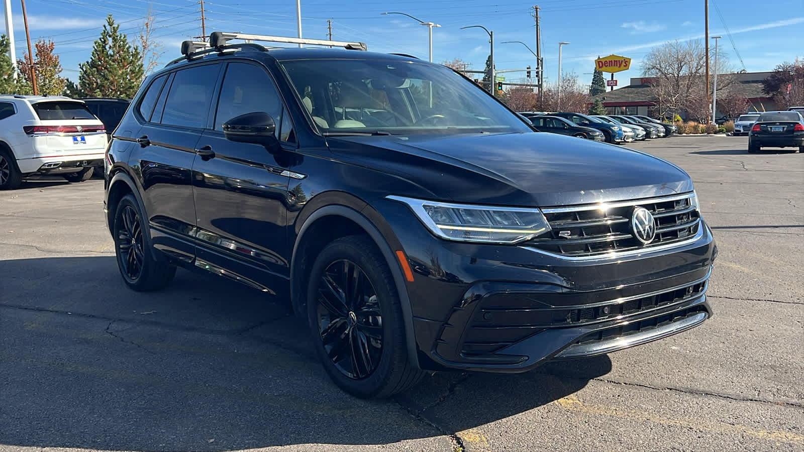 Thumbnail: 2022 Volkswagen Tiguan - 3